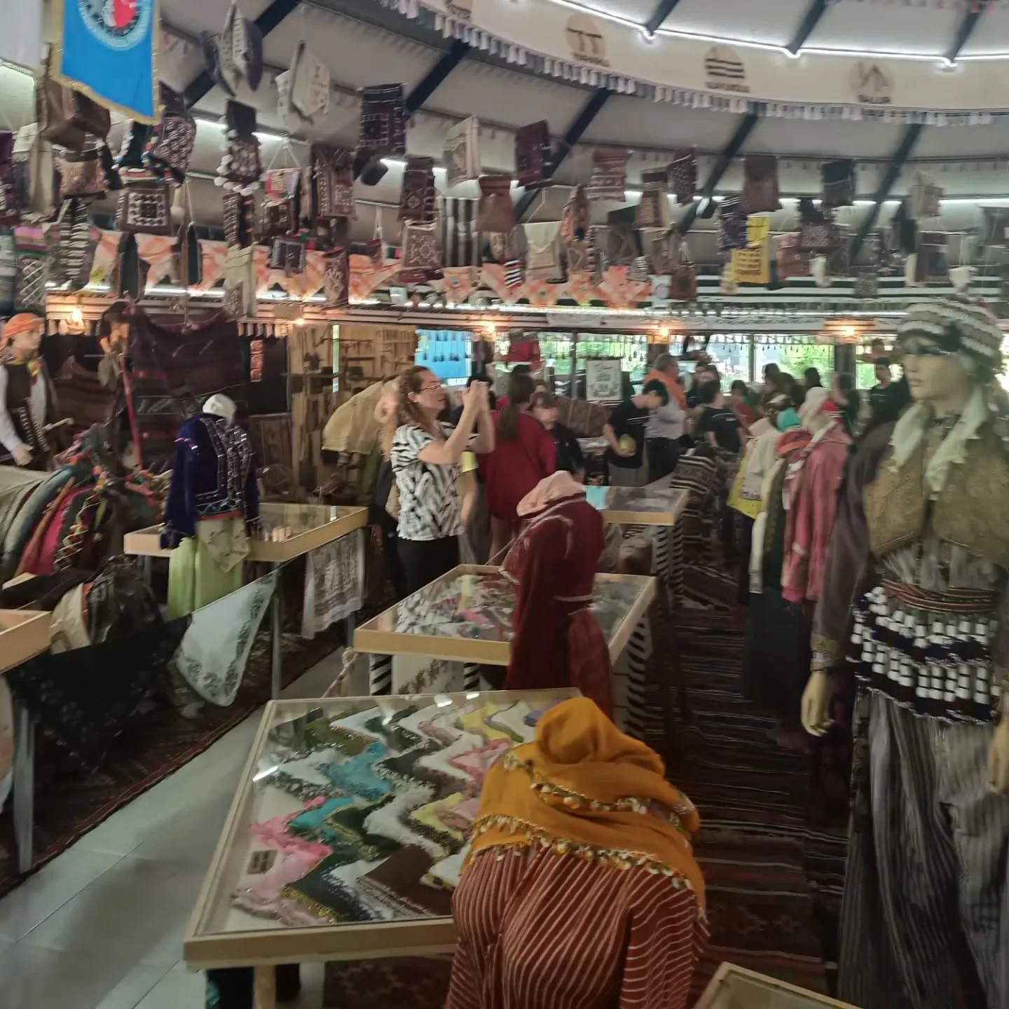 Bugün OBA müzemizin ziyaretçileri Bahçeşehir koleji 6/A 6/B 6/C sınıflarıydı. Kendilerine…