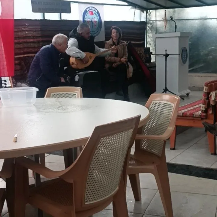 Bugün OBA müzemizin ziyaretçilleri makina mühendisleri odası Türk Halk müziği korosu toplu…