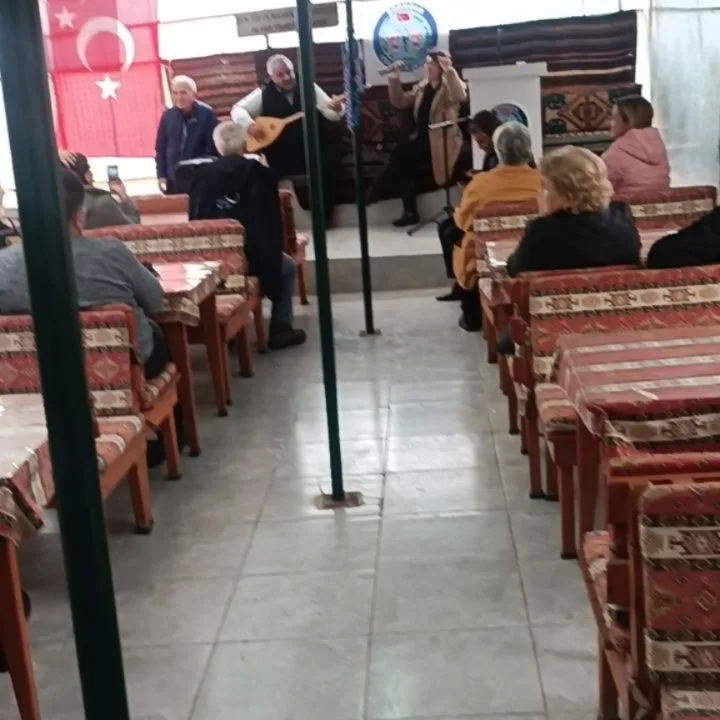 Bugün OBA müzemizin ziyaretçilleri makina mühendisleri odası Türk Halk müziği korosu toplu…