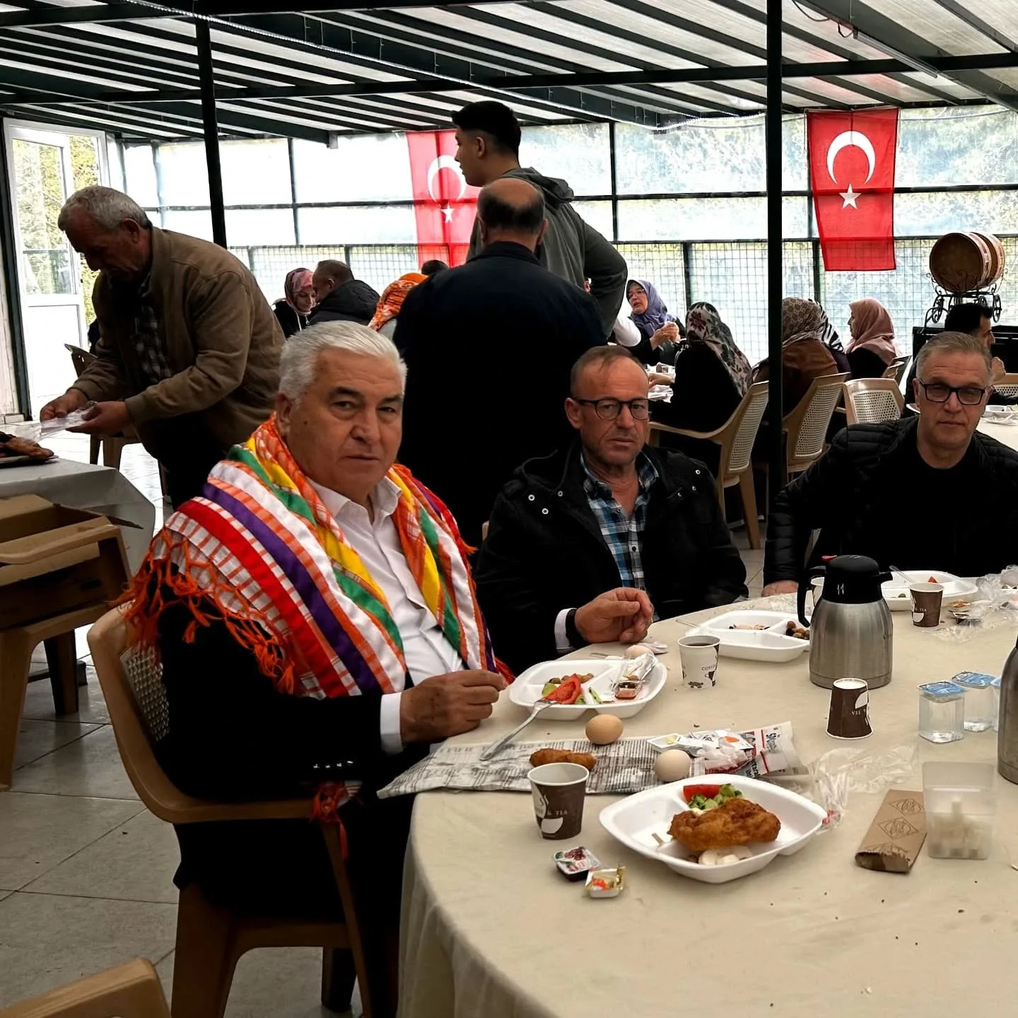 Ramazan Bayramı'nın üçüncü günü akrabalarımızla ve dostlarımızla bayramlaştık. Bayramın gü…