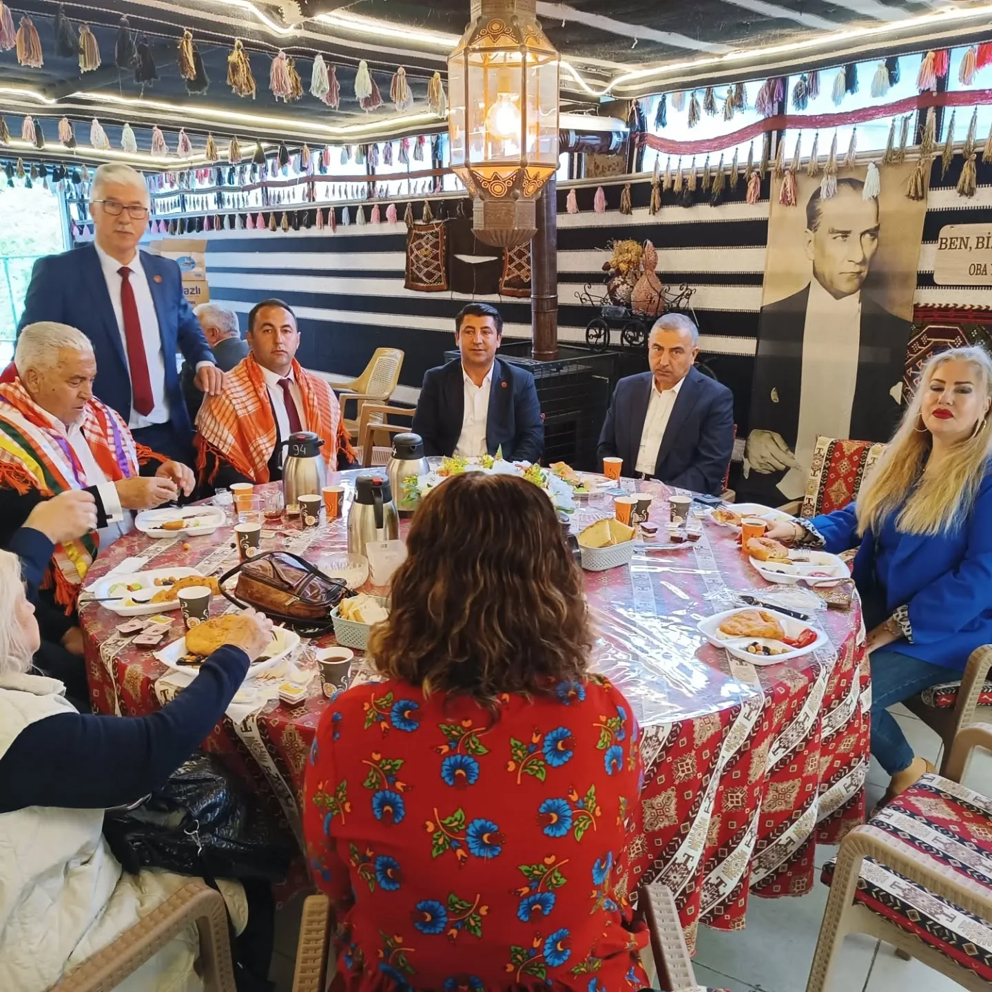 Muhtarlar federasyonu buluşmasından renkli kareler..