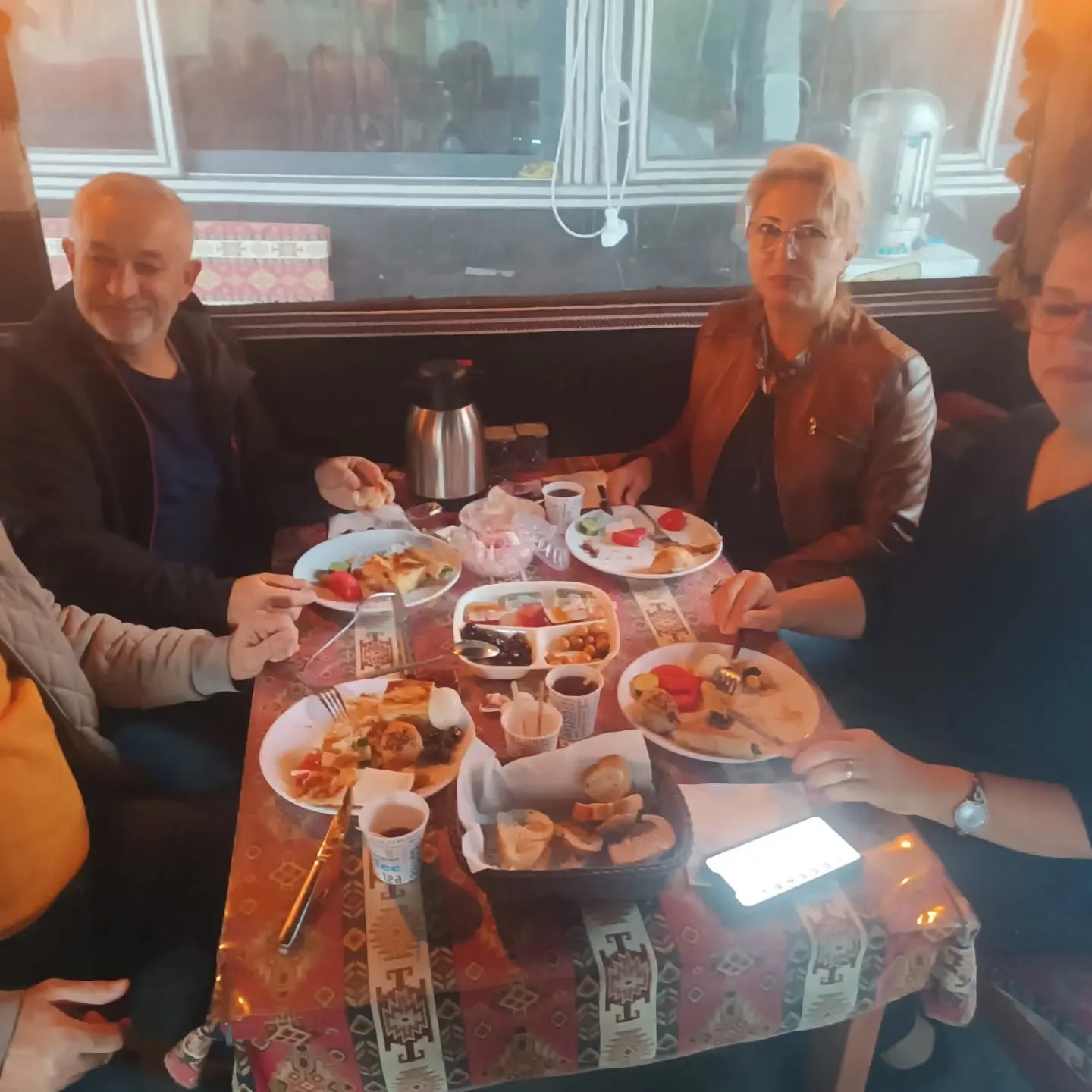 Bugün OBA Müzemizin ziyaretçileri Bornova Suphi Koyuncuoğlu lisesi Mezunlar derneğiydi . K…