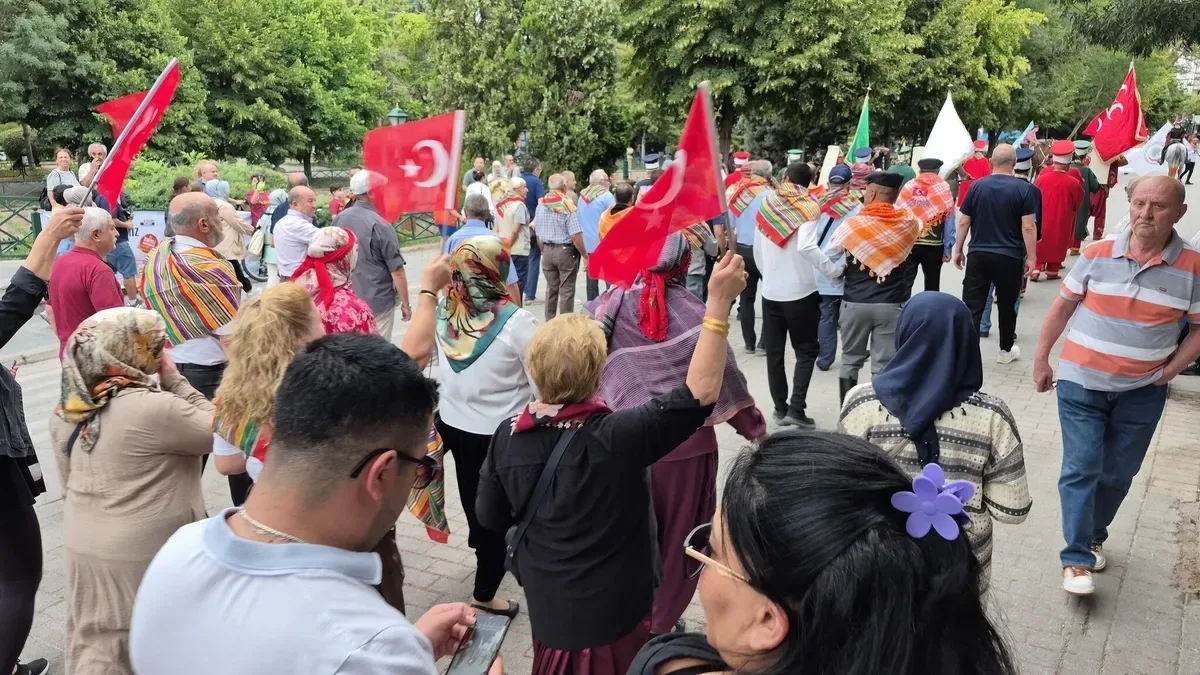 Eskişehir’de Yörük Ruhu: Mehteran Eşliğinde Coşkulu Yürüyüş